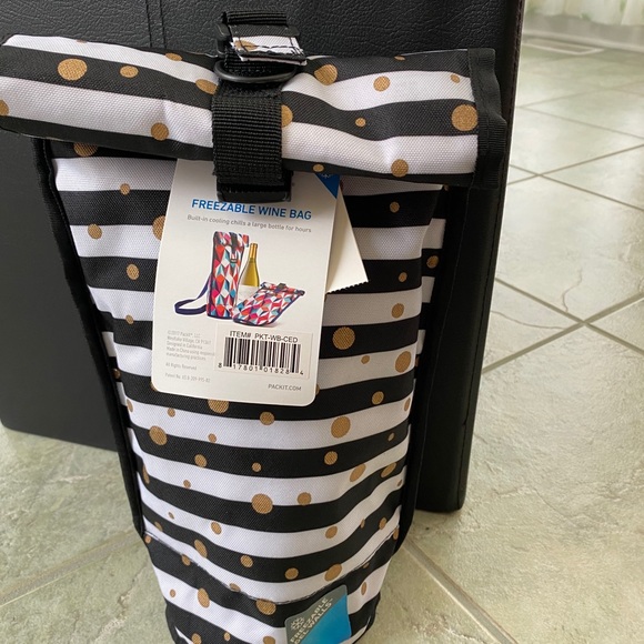 Striped Freezable Wine Bag - Picture 6 of 11